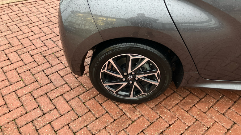 Toyota Yaris 1.5 Hybrid Design 5dr CVT Hybrid Hatchback